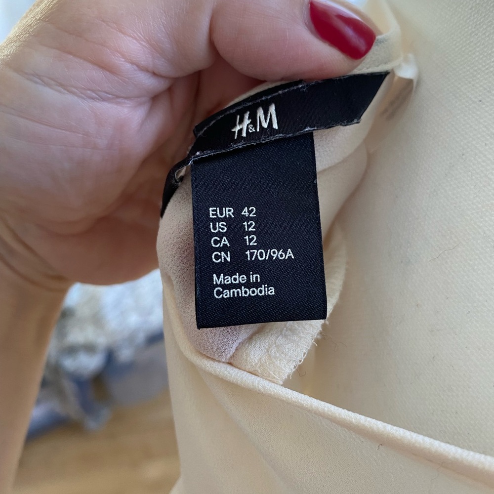 H&M cream sheer blouse - Picture 2 of 2